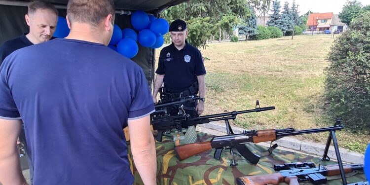 PANČEVO: Prikaz opreme i naoružanja pripadnika MUP