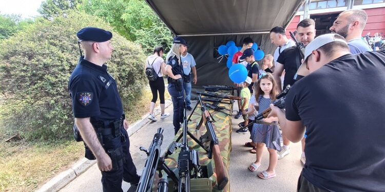 PANČEVO: Prikaz opreme i naoružanja pripadnika MUP