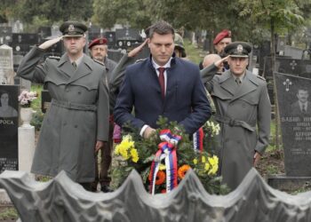 U Pančevu položeni venci na spomenik palim borcima u Prvom svetskom ratu
