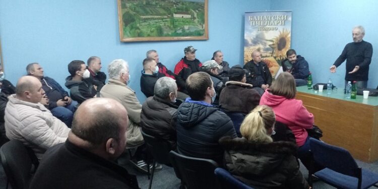 Održano predavanje za pčelare u Dolovu