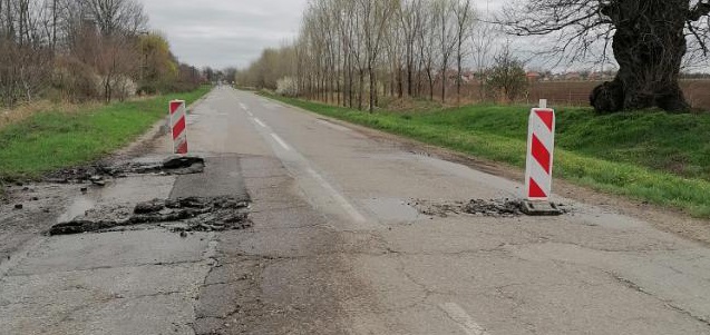 Radovi na održavanju putne mreže u Dolovu, Kačarevu i Pančevu