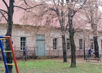 Počeli radovi na staroj školi u Idvoru
