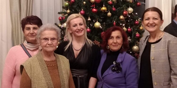 Radovi pet Pančevki na izložbi „Sto žena sto minijatura“