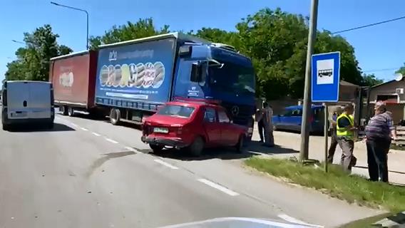 VOZAČI OPREZ: Sudar na Bavaništanskom putu, usporen saobraćaj