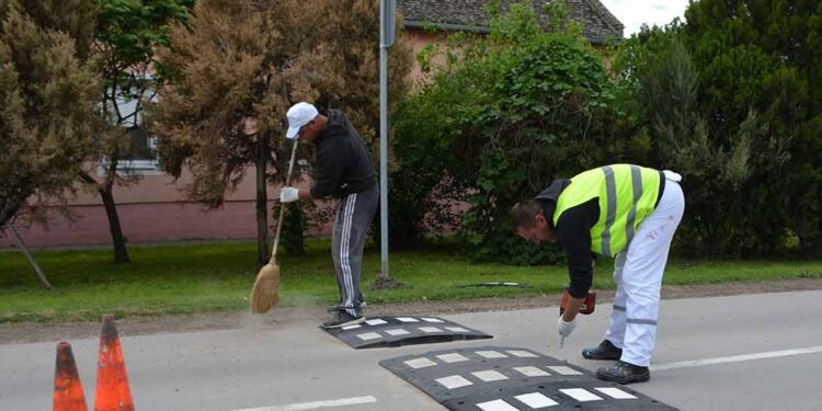 Reparacija oštećenih usporivača brzine u Sakulama