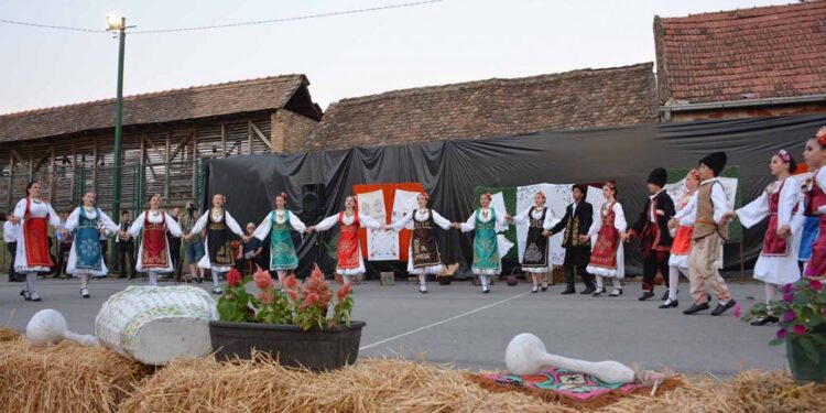 Folklorno veče KUD Sveti Nikola u Sakulama