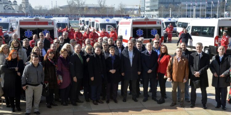 Pančevu uručeno komplet opremljeno sanitetsko vozilo