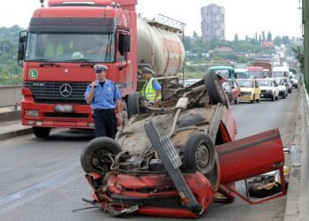 Sudar na Pančevačkom mostu, povređen stariji čovek