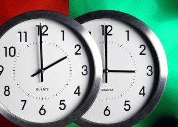 Noćas ne morate da pomerate sat… ali kazaljke možete, sa 2 na 3