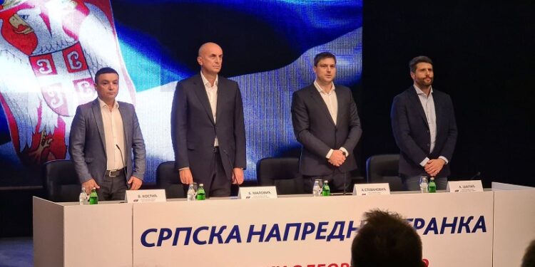Malović i Šapić održali radni stranački sastanak sa 500 Pančevaca