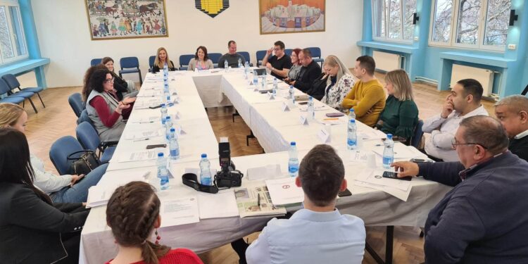Kovačica: Tribina o informisanju u medijima na jezicima nacionalnih zajednica u Banatu