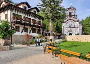 HUMANO BRATSTVO MANASTIRA TUMANE: Monasi donirali 3.000 evra za gradnju kuće osmočlane porodice