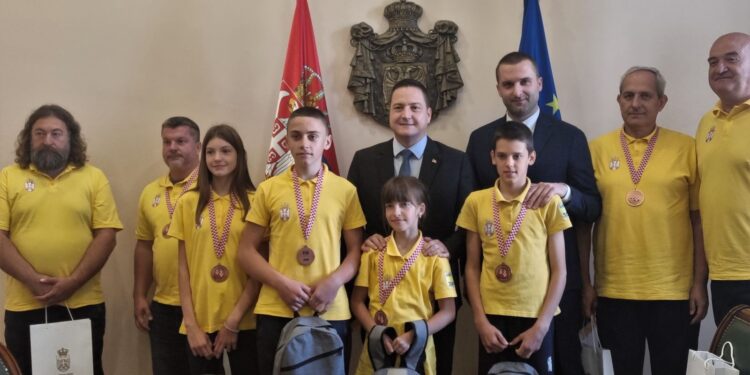 Ministar prosvete primio Evropske prvake u poznavanju saobraćaja, među njima i Lazar i Hana iz Omoljice
