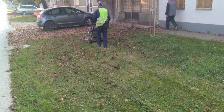 Zelenilo kosi u donjem i gornjem gradu