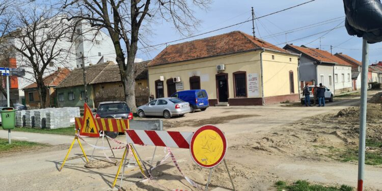 Zatvara se ulica Oslobođenja u Pančevu za saobraćaj zbog radova