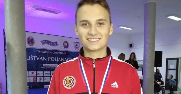 Aleksa Rakonjac osvojio srebrnu medalju u konkurenciji juniora puškom
