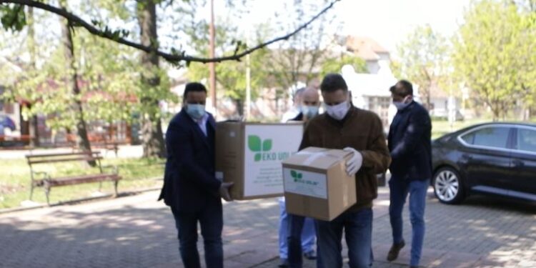 Zaštitne maske i posteljina za Bolnicu