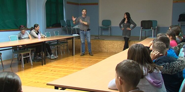 Radionica veza na narodnoj nošnji održana u Debeljači