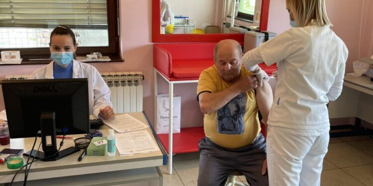 Starčevci se vakcinišu bez zakazivanja