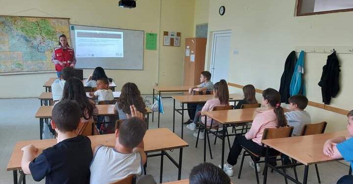Edukativna akcija volontera Crvenog Krsta u Kovinu