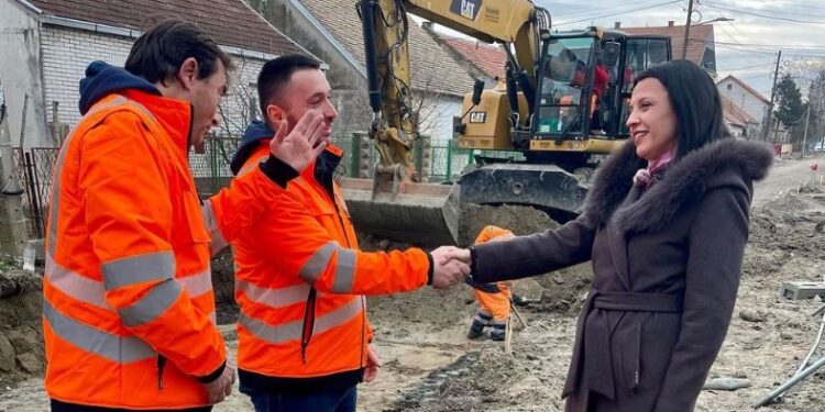 Maja Vitman posetila gradilište u ulici Bratstva Jedinstva