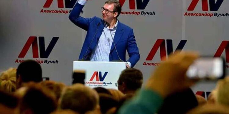 Vučić: Ponosan što sam deo tima koji se bori za Srbiju