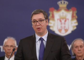 VUČIĆ: Plata lekara biće 105.800 dinara, a neki će biti i smenjeni