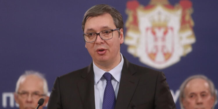 VUČIĆ: Plata lekara biće 105.800 dinara, a neki će biti i smenjeni