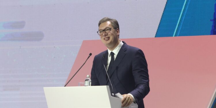 VUČIĆ NA JUBILEJU SNS: Pred nama važne godine (VIDEO)