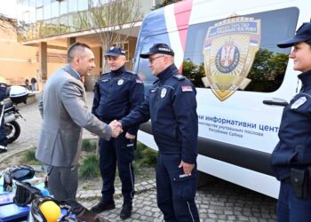 Ministar Vulin posetio Informativni centar MUP u Pančevu