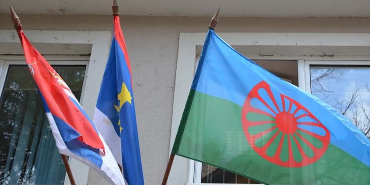 Opština Opovo podizanjem zastave obeležila Svetski dan Roma
