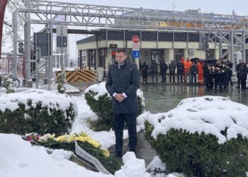 U spomen na poginule radnike položeni venci u Rafineriji nafte Pančevo