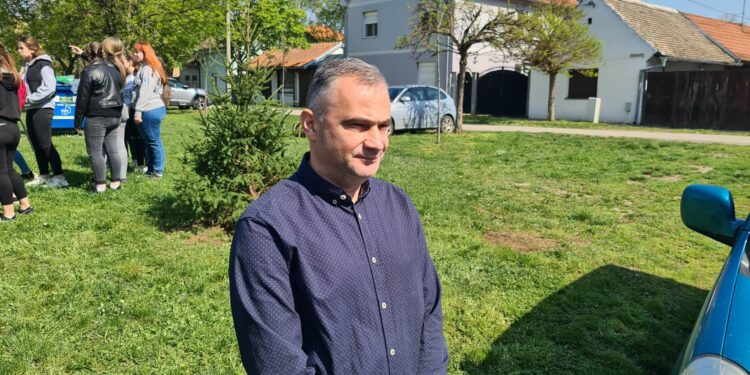JKP Higijena i MZ Kotež u ekološkoj akciji „Ulepšajmo Kotež“