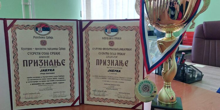 Jabuka ponovo nagrađena na Susretima sela Srbije