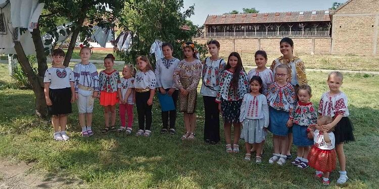 „Bakice“ obeležile Ivanjdan i Dan rumunske košulje