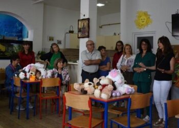 Dobrotvori „Lajflajna“ posetili školu u Mramorku, Lastu i SBPB Kovin