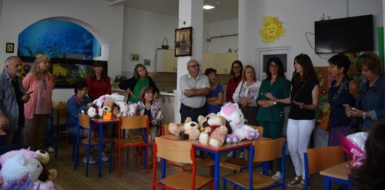 Dobrotvori „Lajflajna“ posetili školu u Mramorku, Lastu i SBPB Kovin