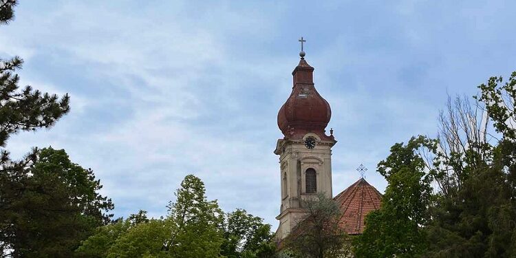 Opovčani prikupljaju priloge za obnovu kupole hrama