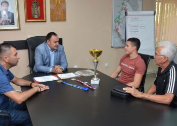 Prijem za sefkerinskog kik boks šampiona Uroša Janjića