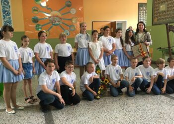 Oproštajni kulturno-umetnički program učenika iz Kovačice