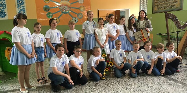 Oproštajni kulturno-umetnički program učenika iz Kovačice