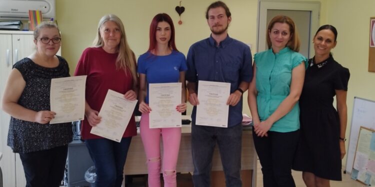 U Službi za zapošljavanje u Pančevu dodeljeni sertifikati polaznicima obuka