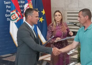 Dobrovoljna vatrogasna društva s teritorije Pančeva i Kovina sredstvima AP Vojvodine kupuju radne uniforme