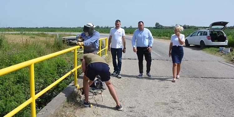 Rekonstruiše se i reparira ograda na mostu kanala Buk