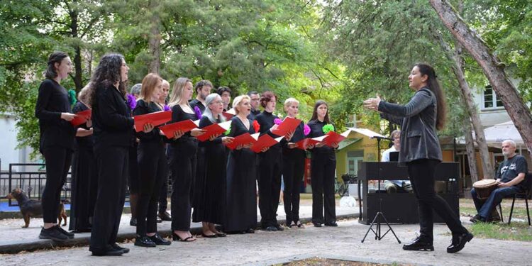 Održan koncert hora HarmoniUm u Opovu