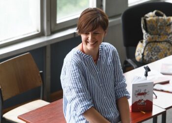 Jeleni Angelovski iz Pančeva uručena nagrada „Maleni cvet“ za knjigu „Mika“