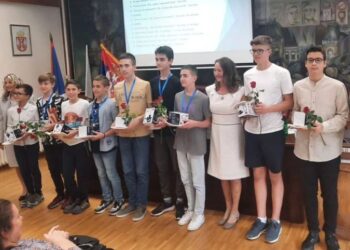 Društvo matematičara Pančevo uručilo nagrade najboljim matematičarima pančevačkih škola