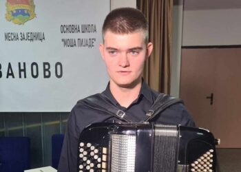Lazar Stanojević pobednik festivala Prva harmonika Vojvodine u Ivanovu
