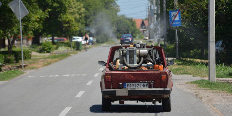 Veterinarska stanica Pančevo: Dezinfekcija ulica u Opovu i Barandi