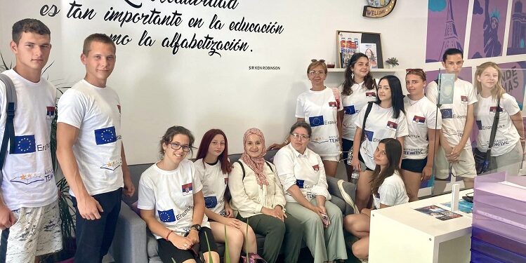 Učenici Poljoprivredne škole iz Pančeva vratili se sa studijskog putovanja po Španiji